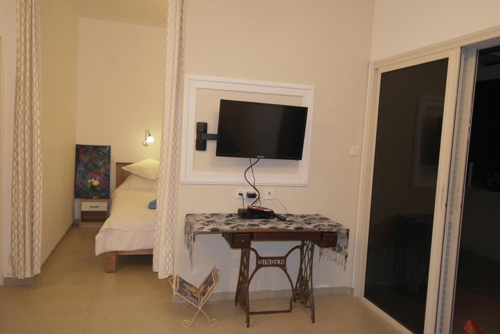 צימר ברחובות - Israeli Home ภายนอก รูปภาพ