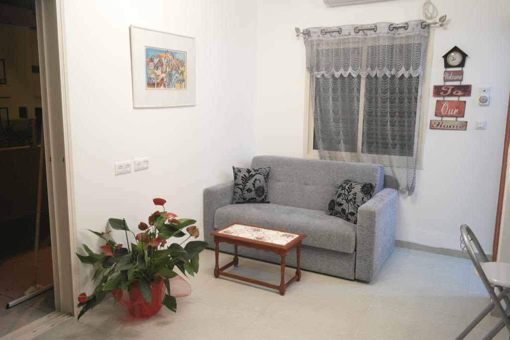 צימר ברחובות - Israeli Home ภายนอก รูปภาพ